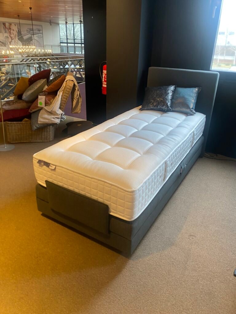Hoog-laag boxspring € 2995,-