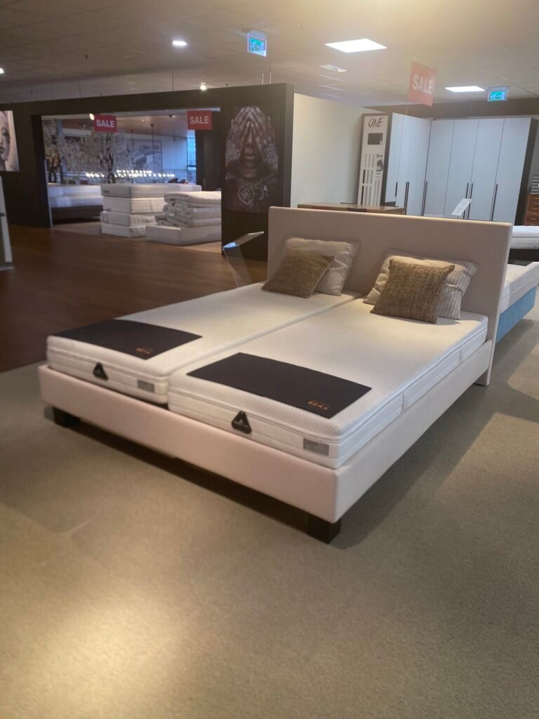Swissflex boxspring showroommodel nu € 2995,-